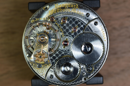 What is a mechanical watch?